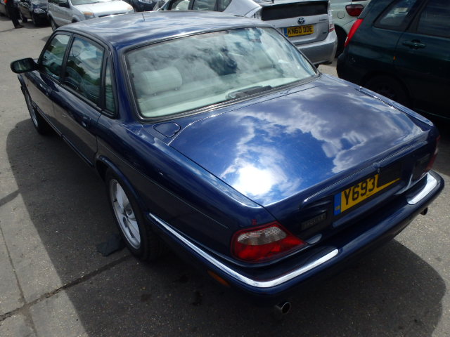 Breaking JAGUAR XJ, XJ 8 AUTO Secondhand Parts 