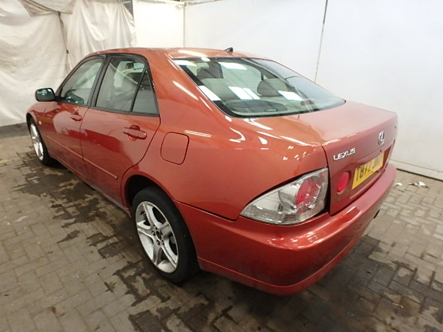 Breaking LEXUS IS200, IS200 SE Secondhand Parts 