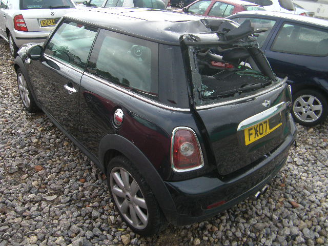 Breaking MINI COOPER, COOPER S Secondhand Parts 