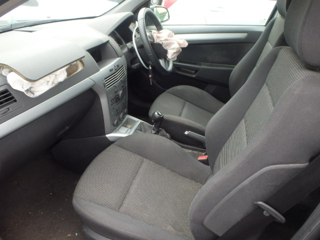 VAUXHALL ASTRA Dismantlers, ASTRA SXI Car Spares 