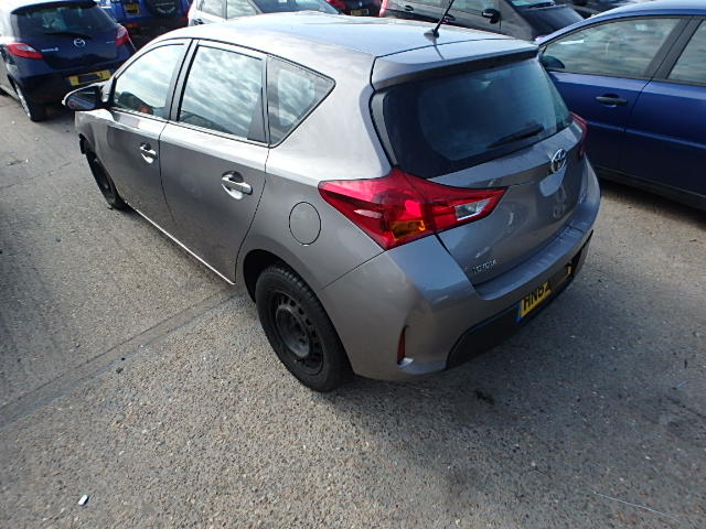 Breaking TOYOTA AURIS, AURIS ACTIVE Secondhand Parts 