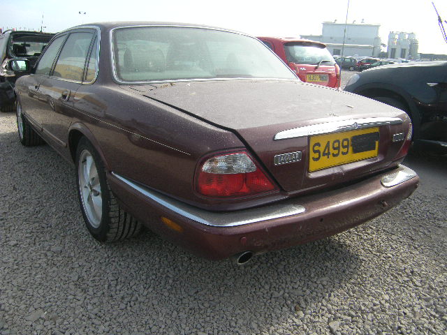 Breaking JAGUAR XJ8, XJ8 AUTO Secondhand Parts 