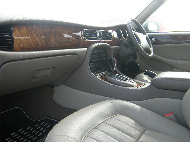 JAGUAR XJ8 Dismantlers, XJ8 AUTO Car Spares 