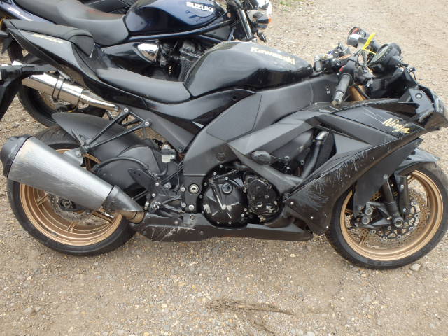 Breaking KAWASAKI ZX, ZX 1000 FA Secondhand Parts 
