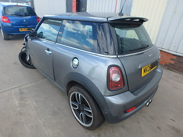 Breaking MINI COOPER, COOPER S Secondhand Parts 