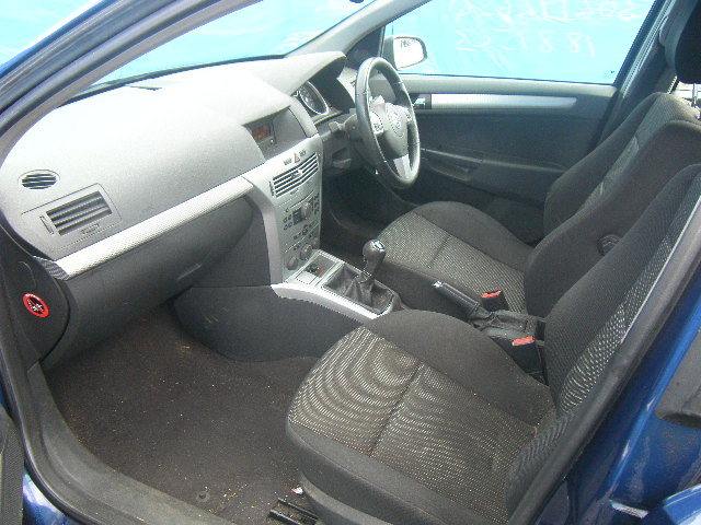 VAUXHALL ASTRA Dismantlers, ASTRA SXI Car Spares 