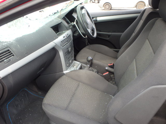 VAUXHALL ASTRA Dismantlers, ASTRA SRI Car Spares 