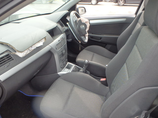 VAUXHALL ASTRA Dismantlers, ASTRA SXI Car Spares 