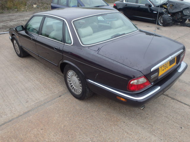 Breaking JAGUAR XJ, XJ 8 AUTO Secondhand Parts 