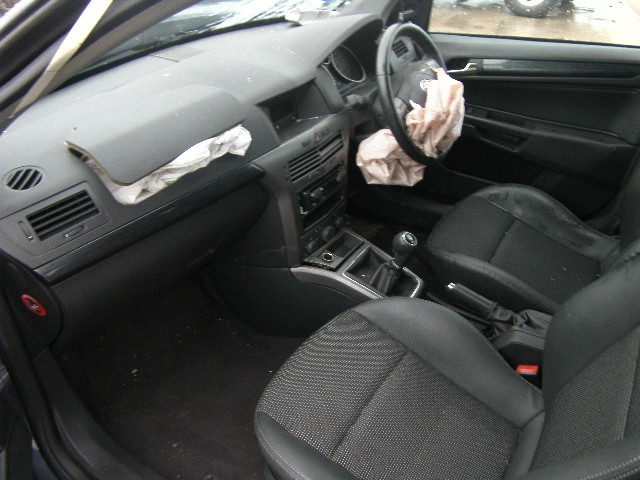 VAUXHALL ASTRA Dismantlers, ASTRA DESIGN Car Spares 
