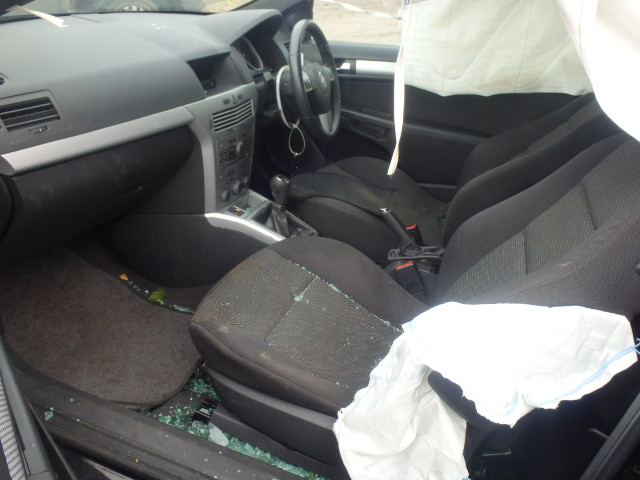 VAUXHALL ASTRA Dismantlers, ASTRA SXI Car Spares 
