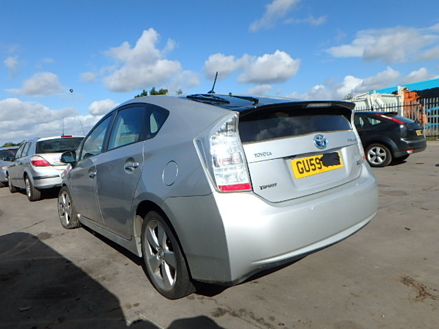 Breaking TOYOTA PRIUS, PRIUS T SP Secondhand Parts 