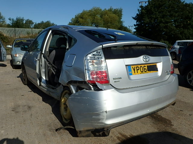 Breaking TOYOTA PRIUS, PRIUS T SP Secondhand Parts 