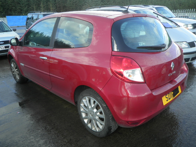 Breaking RENAULT CLIO, CLIO DYNAMIQUE Secondhand Parts 