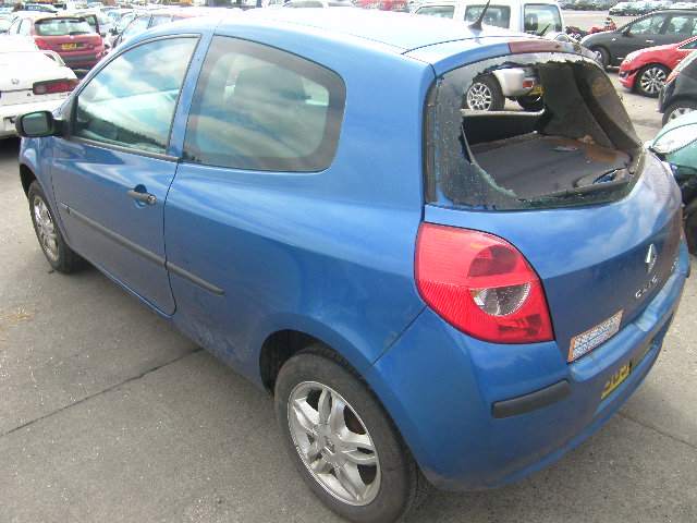 Breaking RENAULT CLIO, CLIO EXTREME Secondhand Parts 