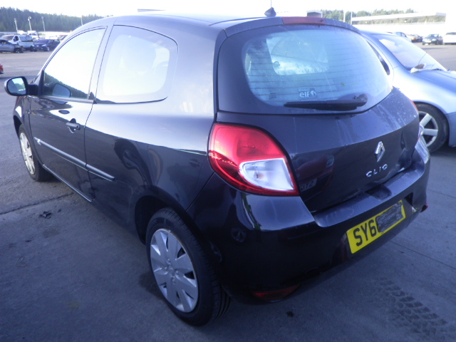Breaking RENAULT CLIO, CLIO EXTREME Secondhand Parts 