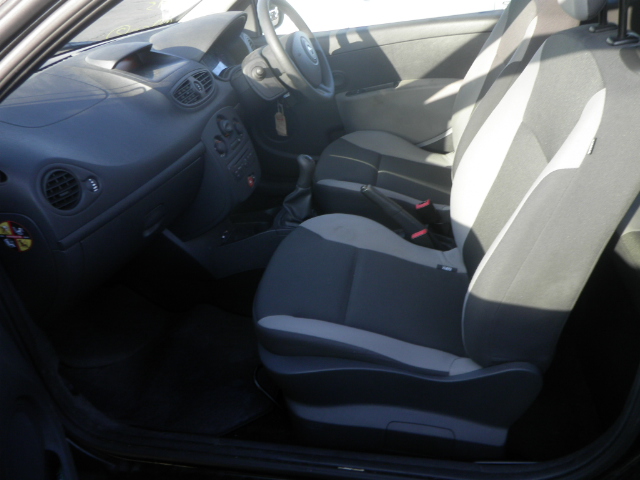 RENAULT CLIO Dismantlers, CLIO EXTREME Car Spares 