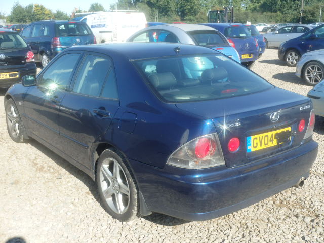 Breaking LEXUS IS200, IS200 SE Secondhand Parts 
