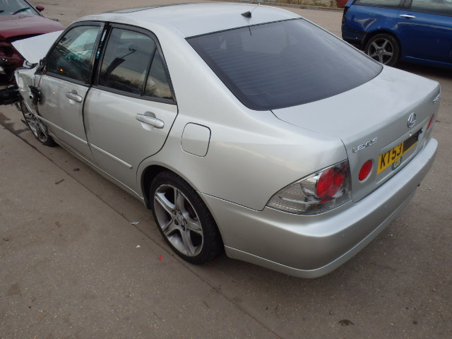 Breaking LEXUS IS200, IS200 SE A Secondhand Parts 