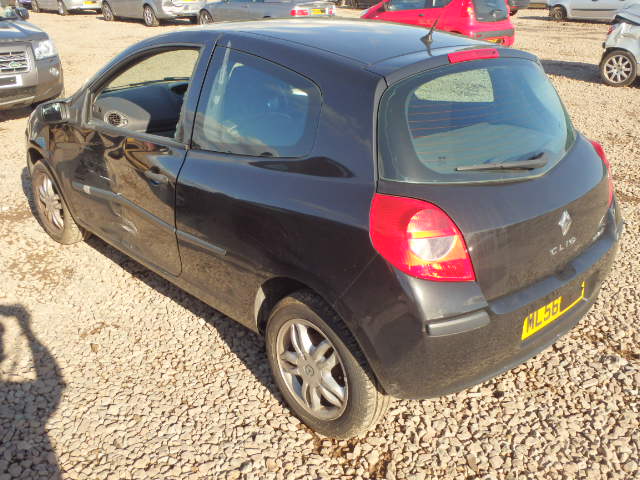 Breaking RENAULT CLIO, CLIO EXTREME Secondhand Parts 