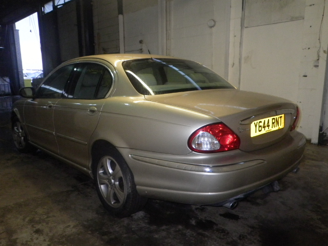 Breaking JAGUAR X-TYPE, X-TYPE V6 Secondhand Parts 