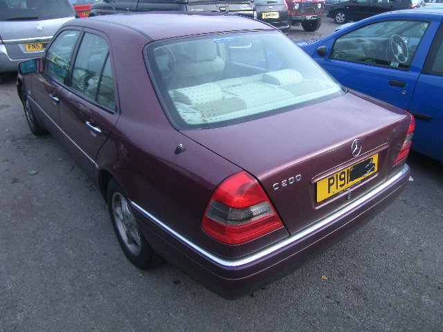 Breaking MERCEDES C200, C200 ELEGA Secondhand Parts 