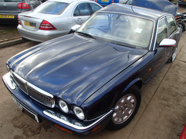 Breaking JAGUAR XJ, XJ EXECUTI Secondhand Parts 