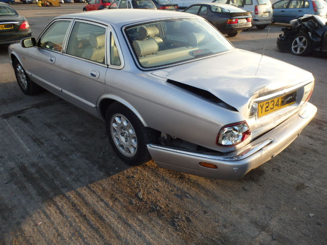 Breaking JAGUAR XJ8, XJ8 AUTO Secondhand Parts 