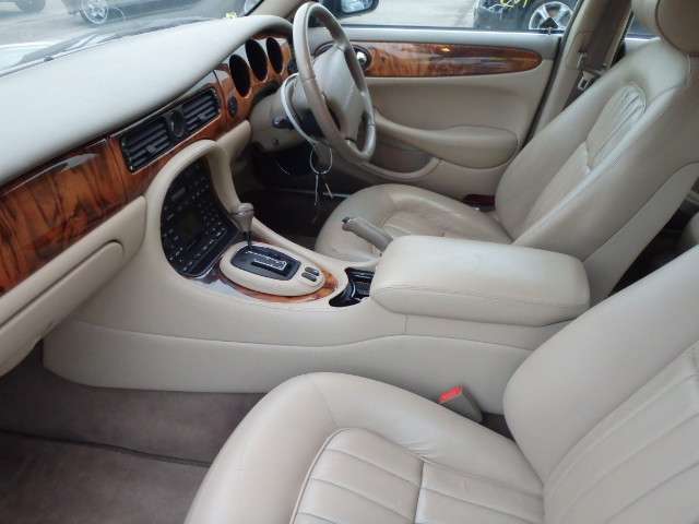 JAGUAR XJ8 Dismantlers, XJ8 AUTO Car Spares 