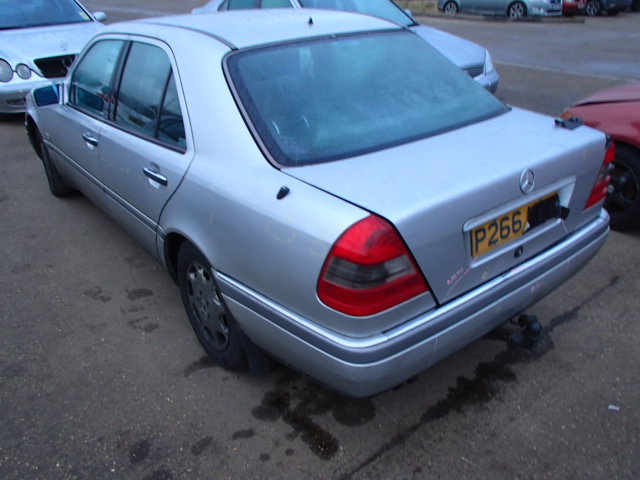 Breaking MERCEDES C200, C200 ELEGA Secondhand Parts 