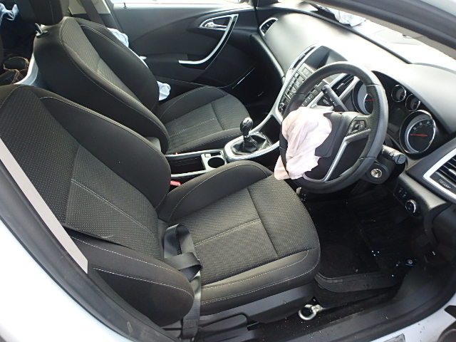VAUXHALL ASTRA Dismantlers, ASTRA SRI Car Spares 