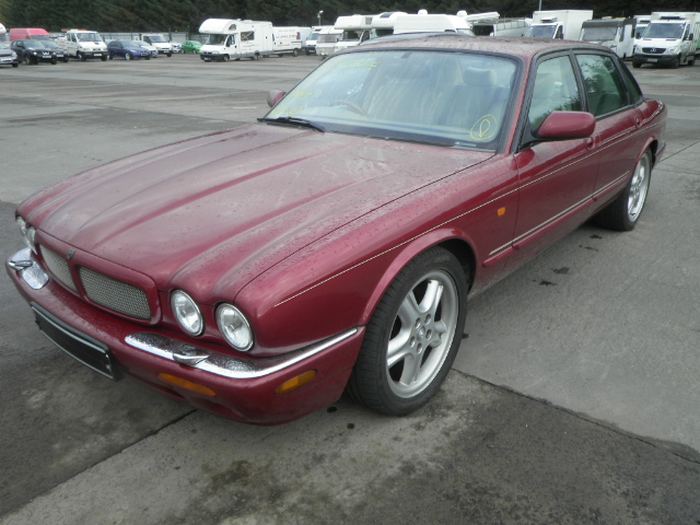 JAGUAR XJR Breakers, V8 AUT0 Parts 