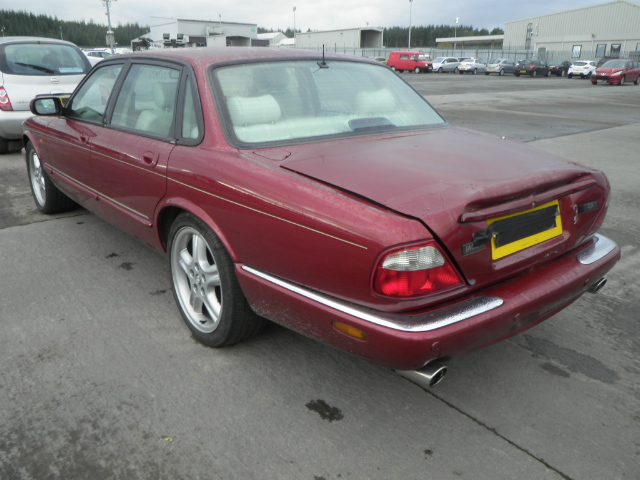 Breaking JAGUAR XJR, XJR V8 AUT0 Secondhand Parts 