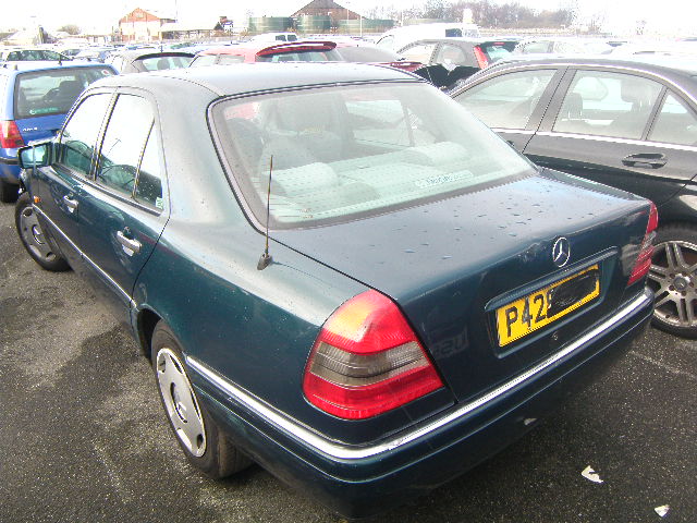Breaking MERCEDES C200, C200 ELEGA Secondhand Parts 