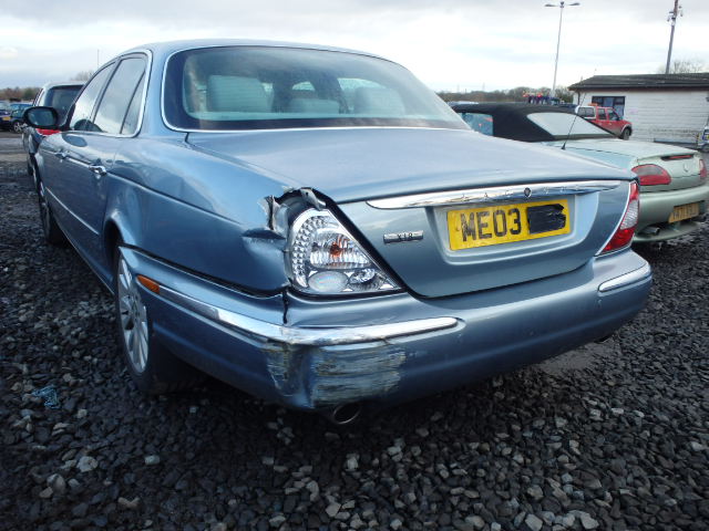 Breaking JAGUAR XJ8, XJ8 V8 SE Secondhand Parts 