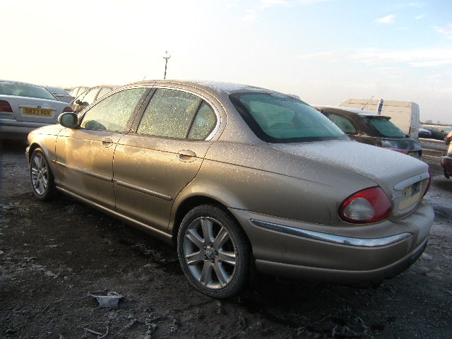 Breaking JAGUAR X-TYPE, X-TYPE V6 Secondhand Parts 
