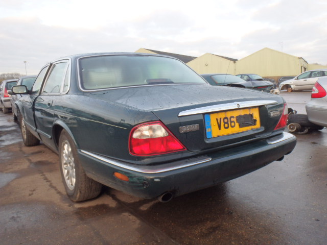 Breaking JAGUAR XJ8, XJ8  Secondhand Parts 