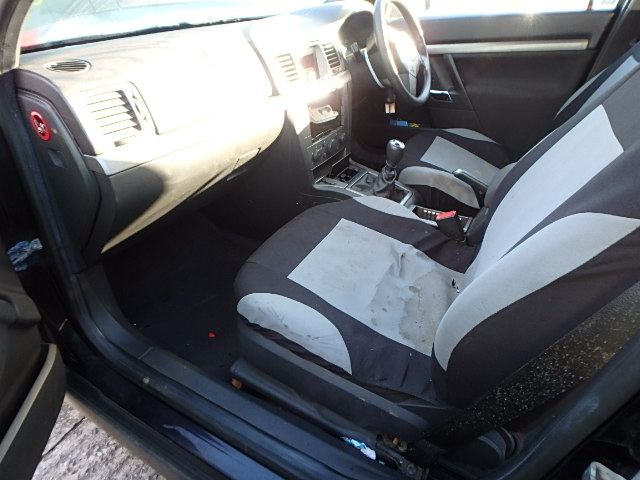 VAUXHALL VECTRA Dismantlers, VECTRA LIF Car Spares 