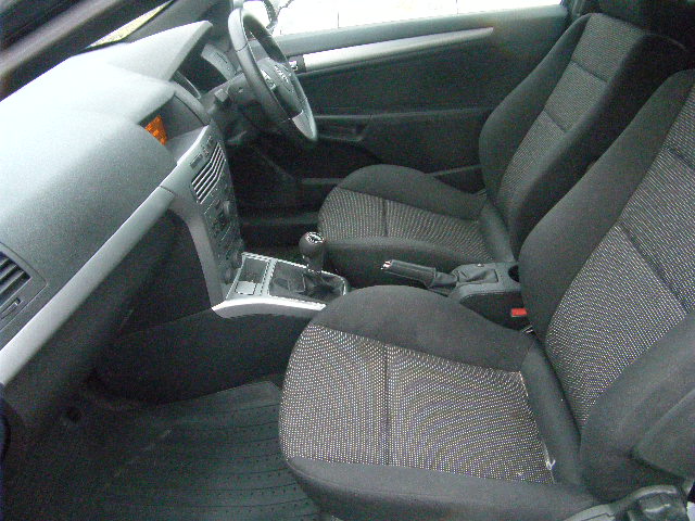 VAUXHALL ASTRA Dismantlers, ASTRA SRI Car Spares 