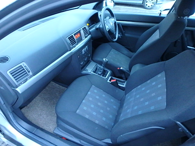 VAUXHALL VECTRA Dismantlers, VECTRA LIF Car Spares 