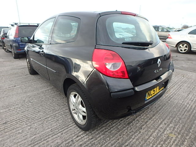 Breaking RENAULT CLIO, CLIO EXTREME Secondhand Parts 