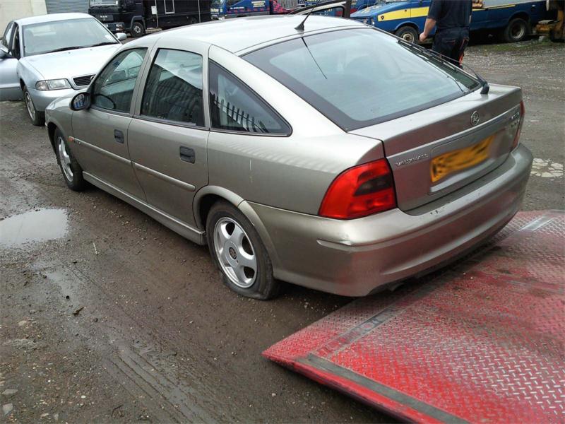 Breaking VAUXHALL VECTRA GLS 16V, VECTRA GLS 16V 1796cc Secondhand Parts 